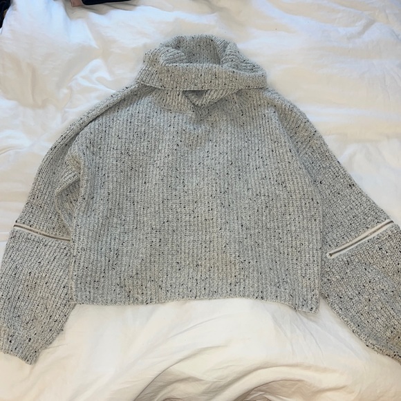 Sweater with sleeve zippers - Picture 1 of 2